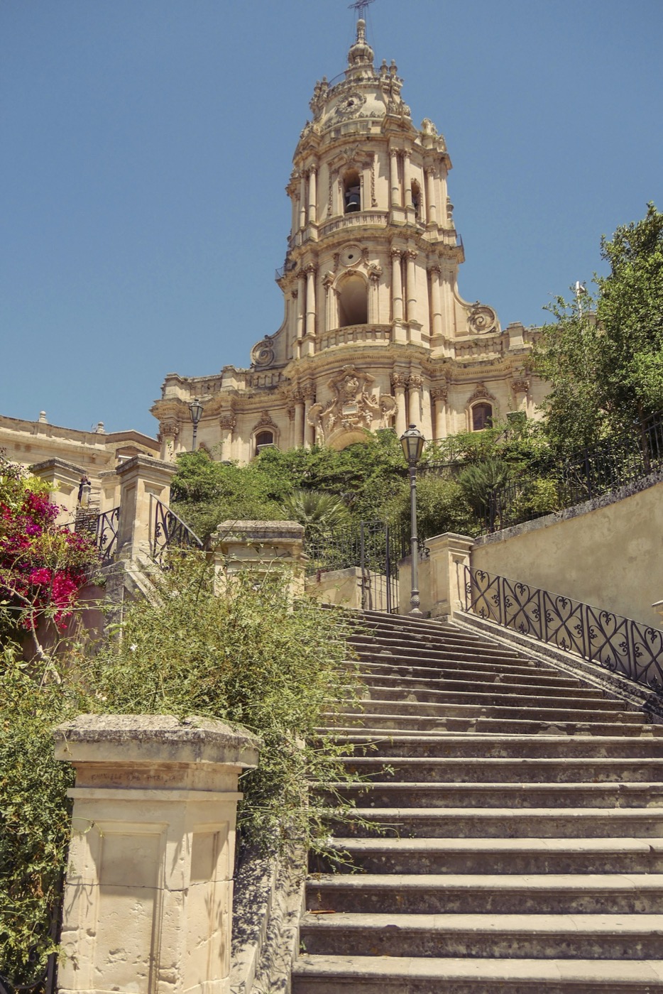 San giorgio in sicilia: il culto del santo cavaliere tra fede, barocco e tradizione